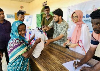 Aspire Leaders Program alumni drive change in their community by providing discount meals to tea workers in Bangladesh.