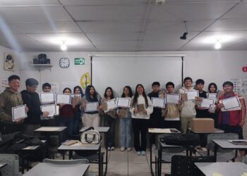 Seed Fund Winner Ana Valentina with her project beneficiaries